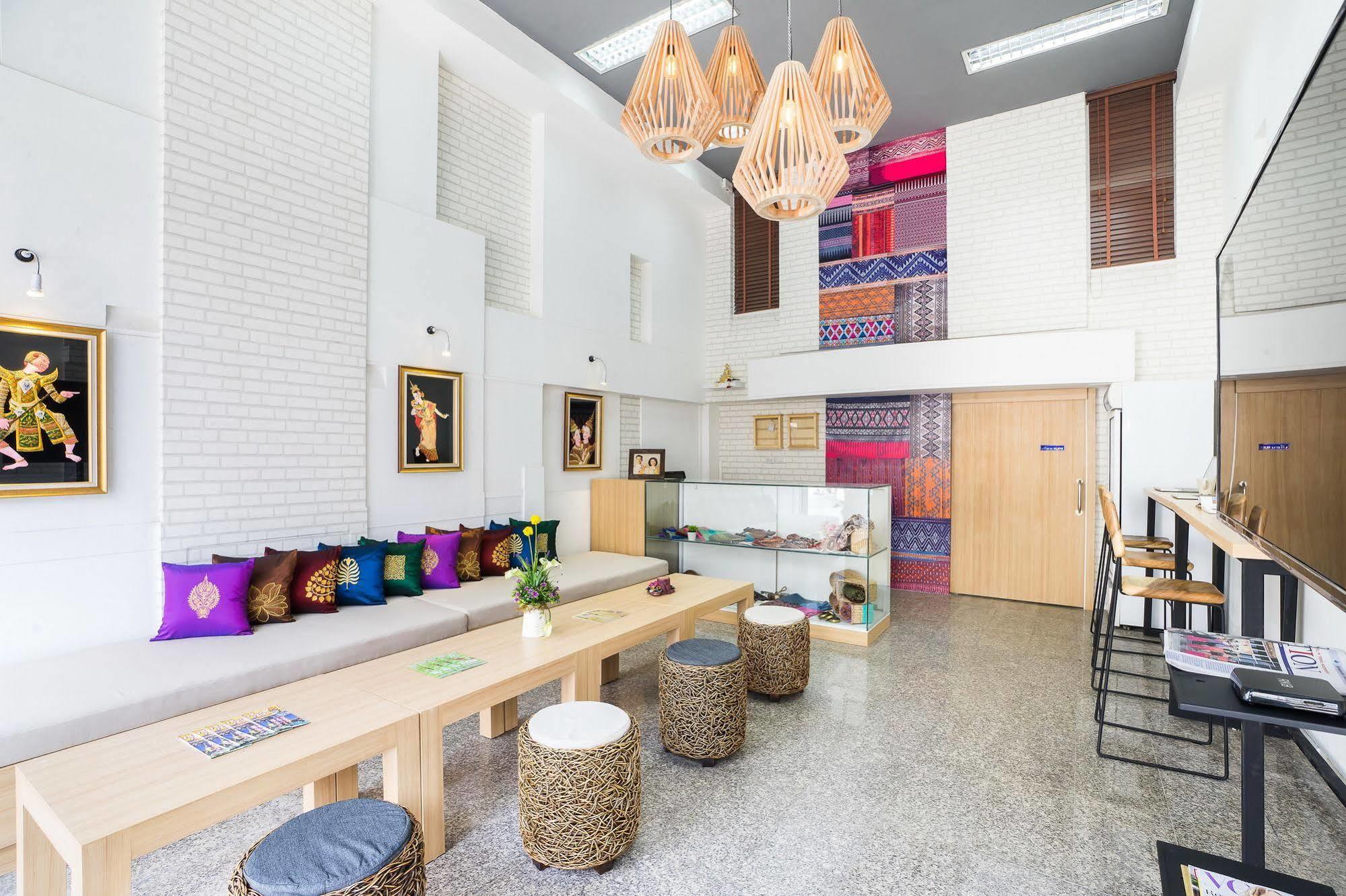 Hostel At Thonglor Бангкок Экстерьер фото